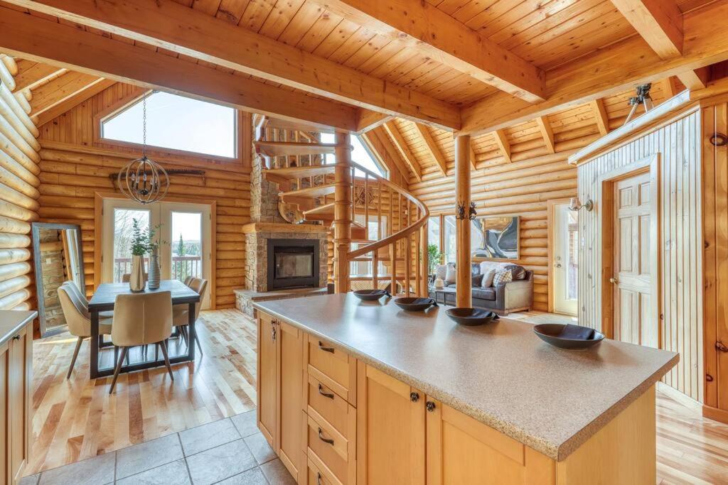 Le Courchevel Luxe Chalet - Private Pool - Jacuzzi - Ski Saint Adolphe D'Howard Eksteriør bilde
